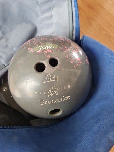 Lady brunswick bowling ball - lady,